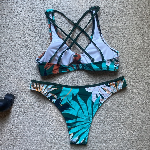 Cupshe bikini - Picture 2 of 2